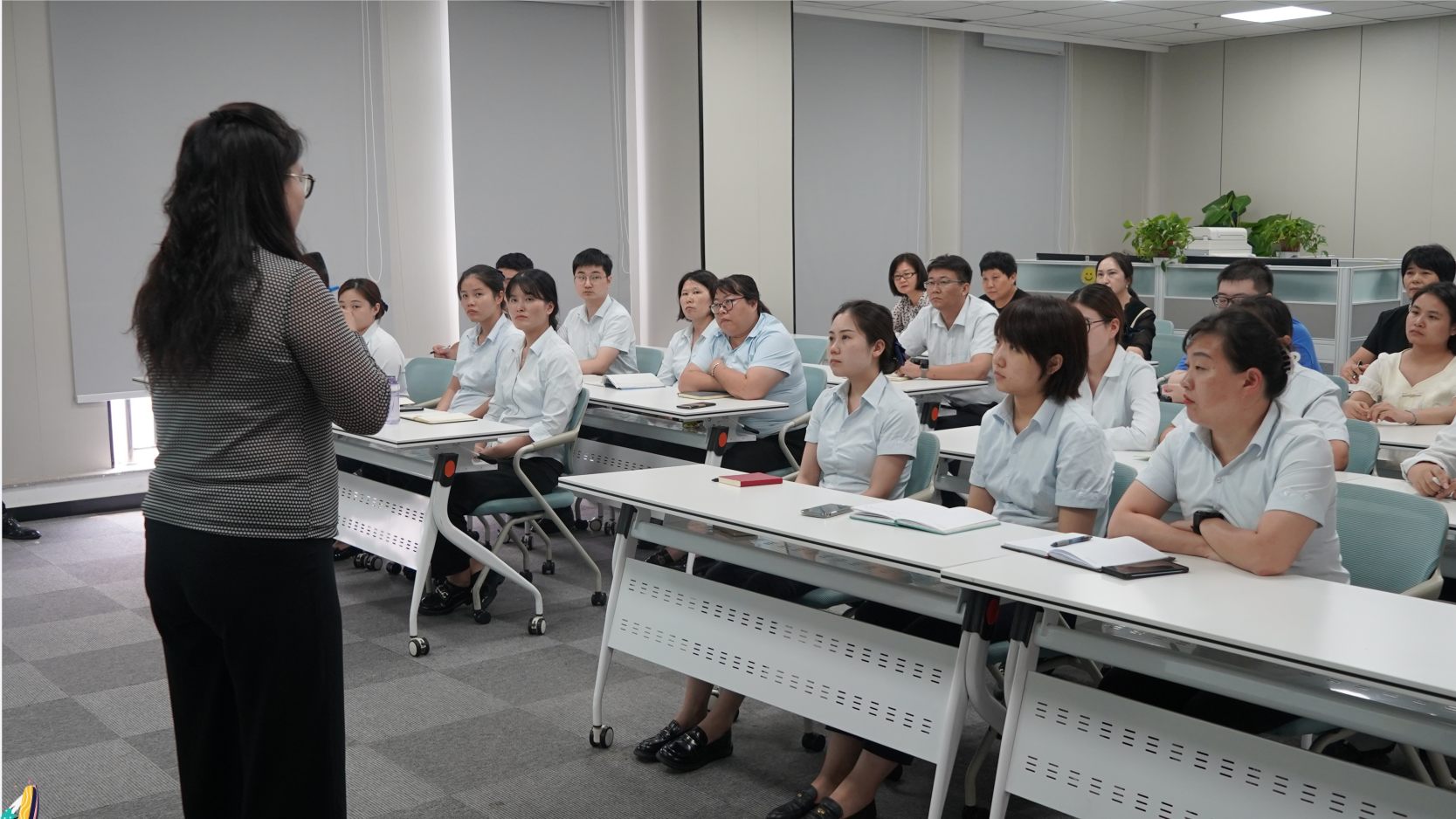 心时代课讯||心时代父母受邀为河南省政务服务中心12345热线做心理咨询专业培训