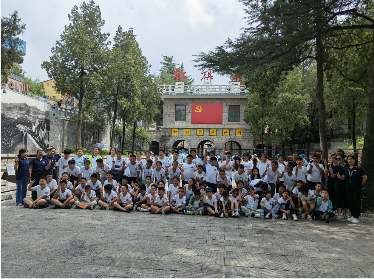 心时代父母‖小鹰成长营两天一晚研学行程—— 参观纪念馆，打卡青年洞