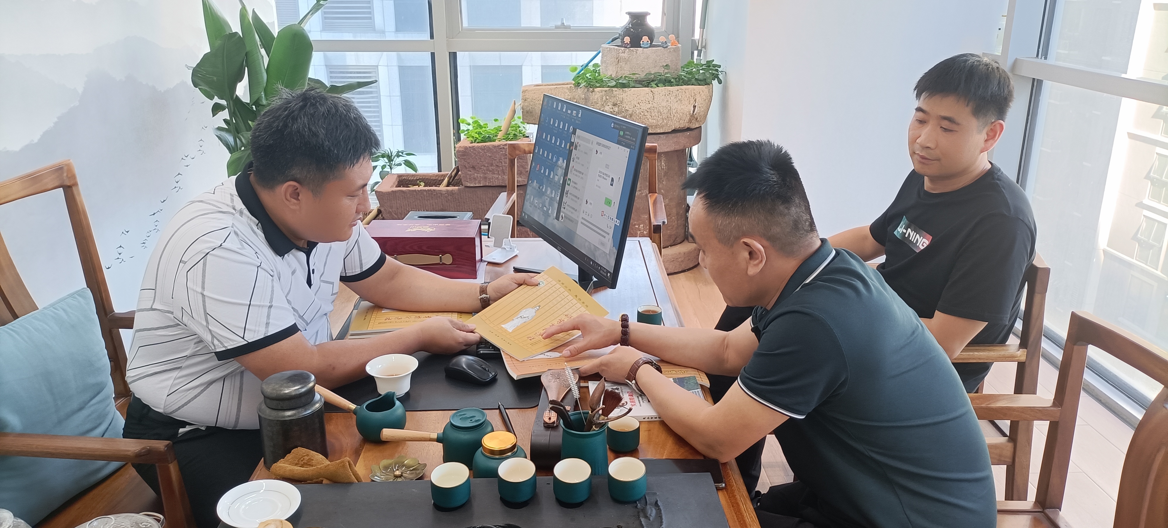 鬼谷实战基地云梦山景区白总带队参观走访心时代总部