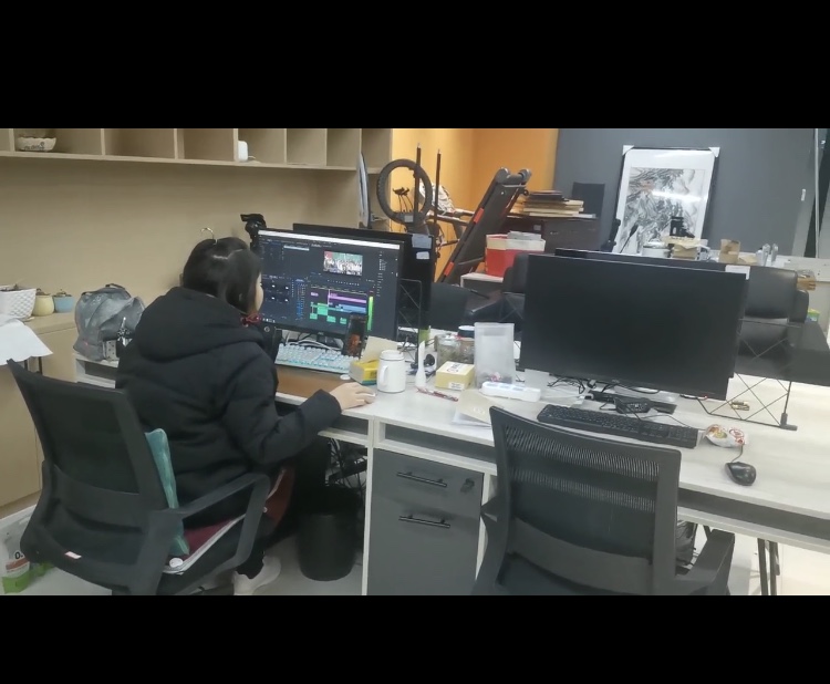 专注的背影