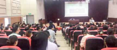  海勇老师走进阳光实验小学授课《如何帮孩子养成良好 的学习习惯》