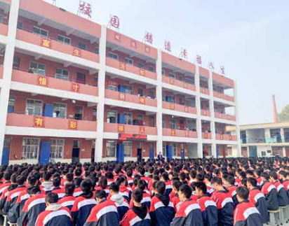 纪琼院长新乡市原阳三中开展报告会《鹰起飞、梦起航》