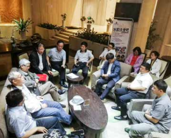 受毕希茗老师邀请，纪琼院长在青岛参加平衡心理学相关书籍的编著和出版的会议