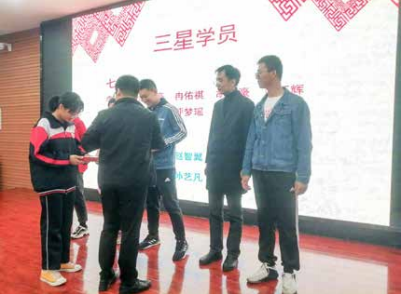 海勇导师走进 52 中学授课