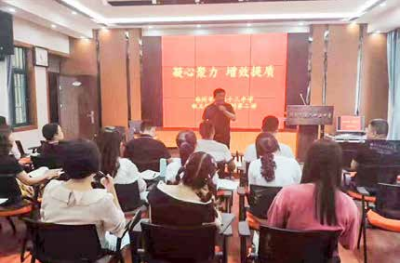 纪琼院长走进第六十三中学，为全校班主任，授课《班主任心理资本系统建设系列课程第二讲》