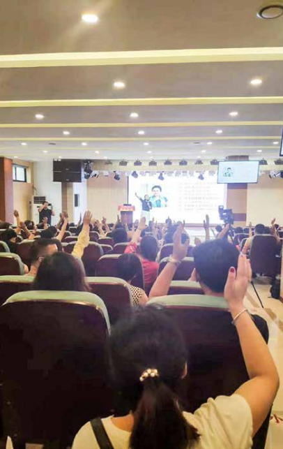 ，靳育辉老师受邀走进郑州市第 49 中学授课《弯道超车——初三前的预备战》