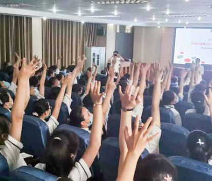 心时代父母受邀走进开封八中