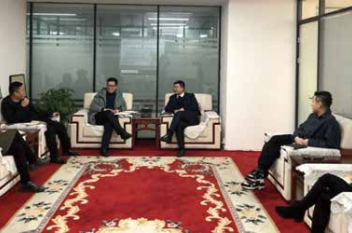 在 1107 贵宾室定期召开《院长办公会》