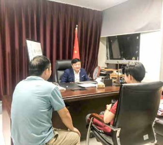 王纪琼院长又开始了一整天的一对一咨询