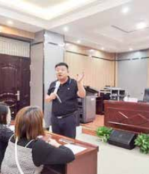 王纪琼院长受邀为新乡市平原新区滨湖小学全体家长老师做培训！