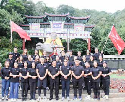 心时代父母第一期“璀璨新时代·共创新未来”团建活动开启！