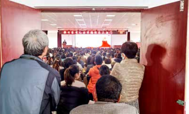 王纪琼院长受邀为新乡市辉县五所中小学教师和家长进行培训