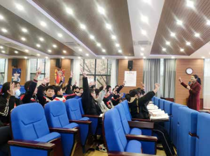 心时代父母走进郑州市五十二中学授课