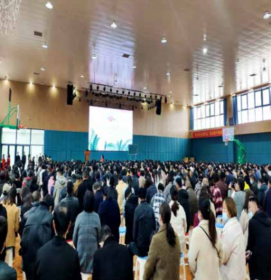 《如何帮助孩子适应初中生活》