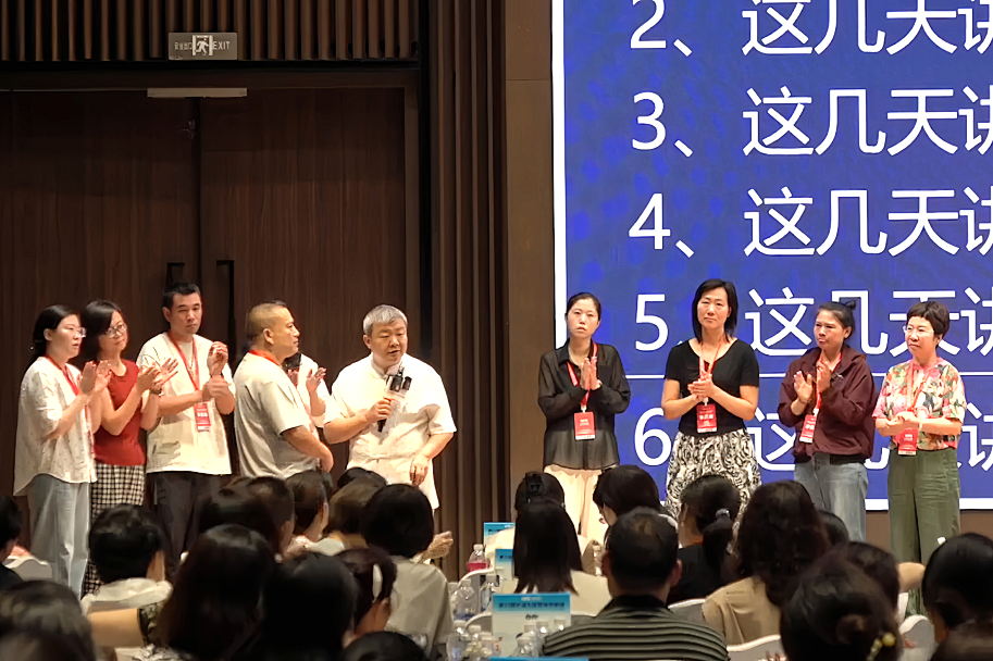“写完最后2万字，我就离开!”王纪琼院长在《导师班》现场指导这位母亲如何扭转孩子的命运！