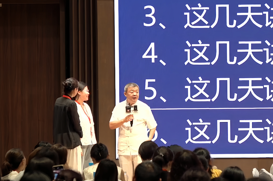 女儿抑郁5年不上学，母亲一句回应竟成转机！关键在“改写负性自动化思维”