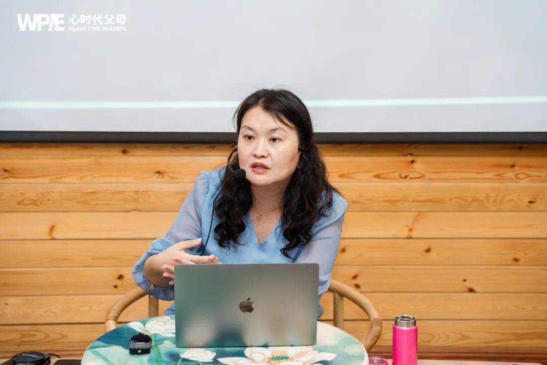 十年里，婆婆掌控全局，丈夫成为“传声筒”，我的声音被淹没......孩子的厌学信号终于让我看清了这一切