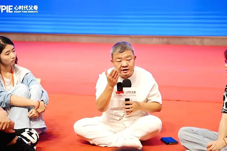 【纪琼院长导师班】真正的主持，不需要“扮演”——纪琼院长在千人导师班开课前珍贵的一课