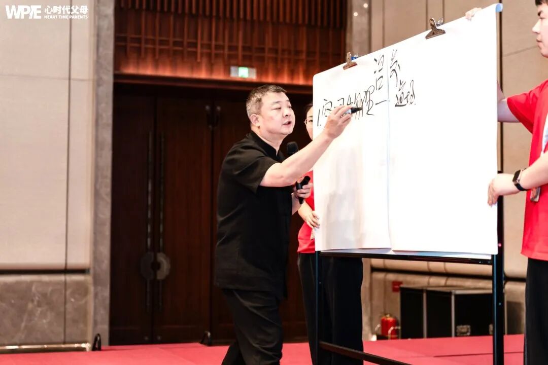 【纪琼院长家庭生态课】开学季，孩子嫌室友脚臭，王纪琼院长一句“好”稳接情绪！