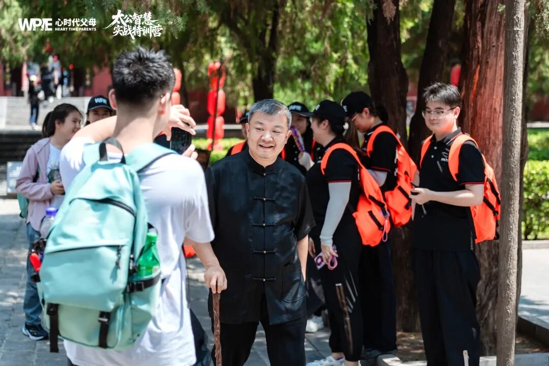 【纪琼院长家庭生态课】父母喝酒发脾气，孩子抽烟伤害自己——16岁女孩儿求助纪琼院长，对话让人心疼又破防