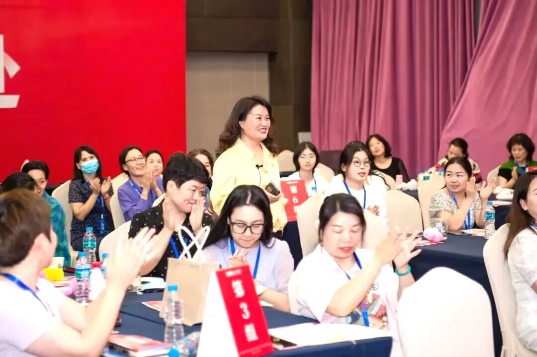 【文聪老师女性成长必修课】小姑子经常不打招呼住我家,婆婆:“你要不让她住,我就去砍门!”