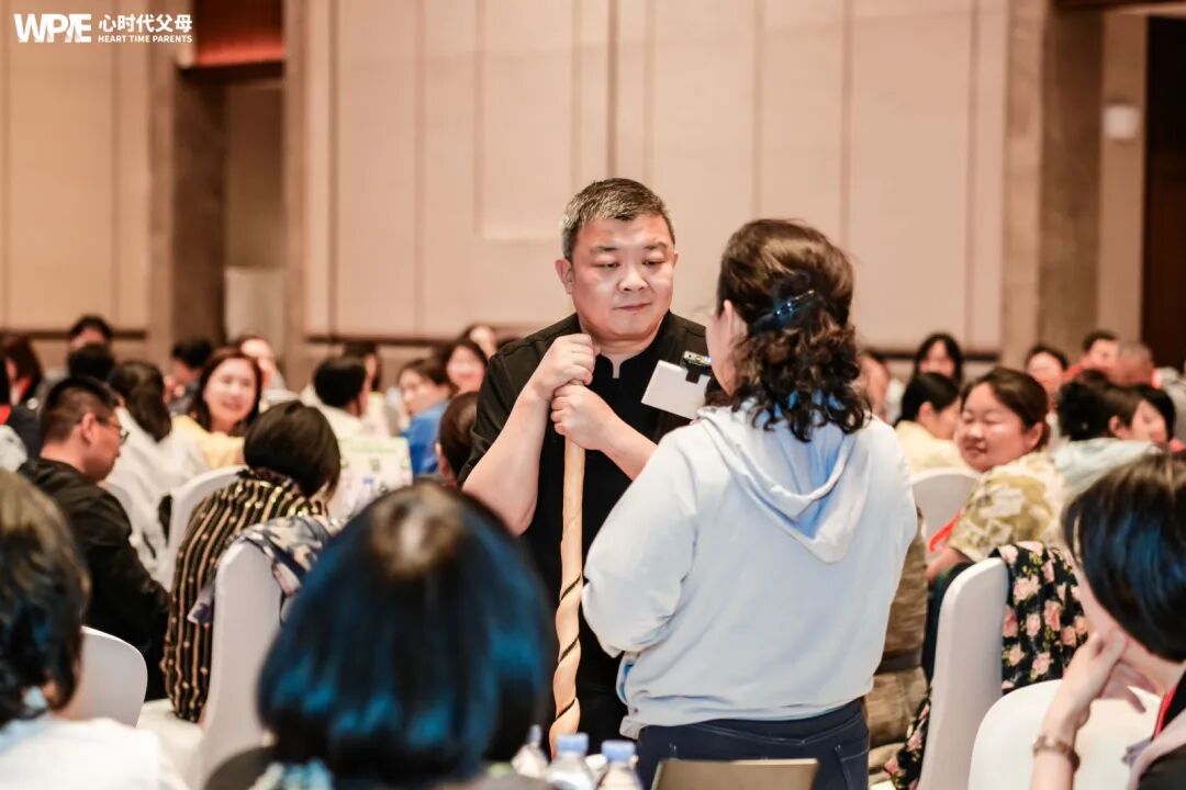 【纪琼院长实操班】孩子威胁妈妈要3000块充游戏?纪琼院长:“立马给他转!”