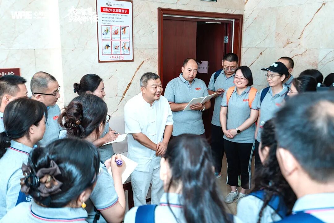 同样被老师批评了,为什么有的孩子没事,有的孩子却不愿上学了?