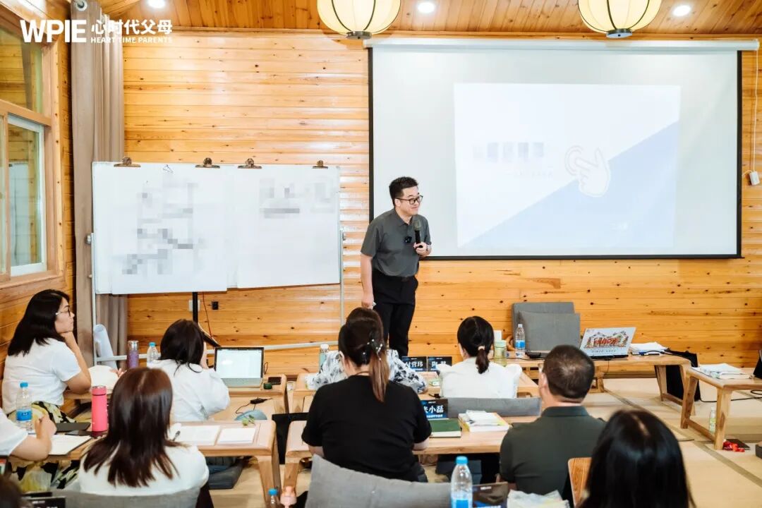 【海勇老师学习军师方案班 · 中级】“孩子就是小动作多!”别乱骂,那是孩子专注的“加速器”!