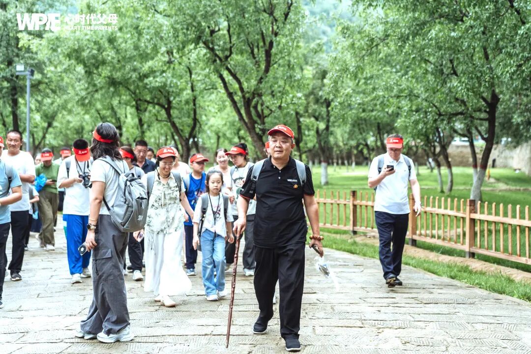 【咱们的故事】从建筑玻璃到心灵灯塔——邱松建老师:“陪孩子长大的路上,我也经历了第二次成长!”