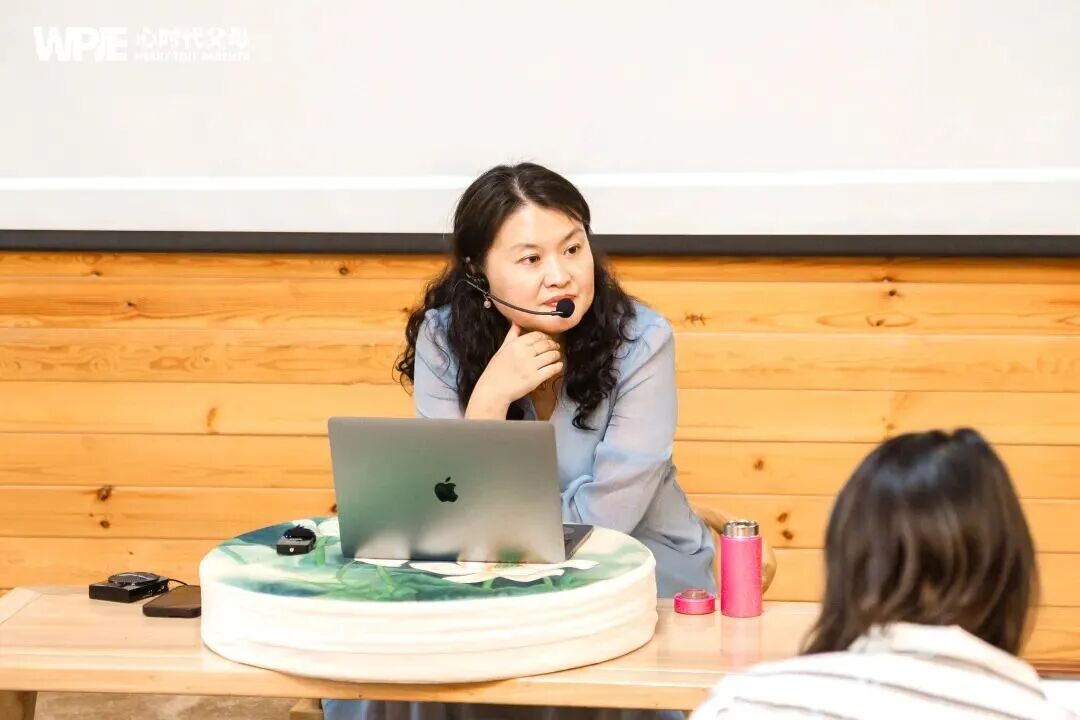 【文聪老师女性力量初级班】那个在学校办公室甩脸色的女人,是什么原因让她下楼三阶猛然折返?