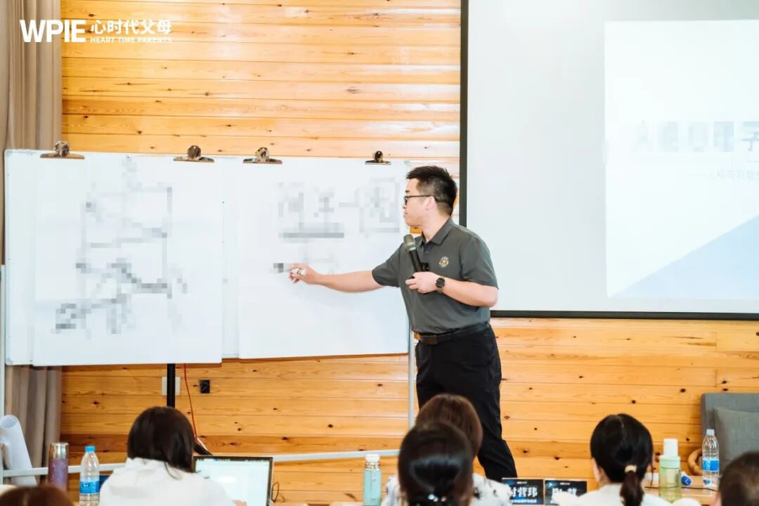 【海勇老师学习军师方案班 · 中级】“孩子就是小动作多!”别乱骂,那是孩子专注的“加速器”!