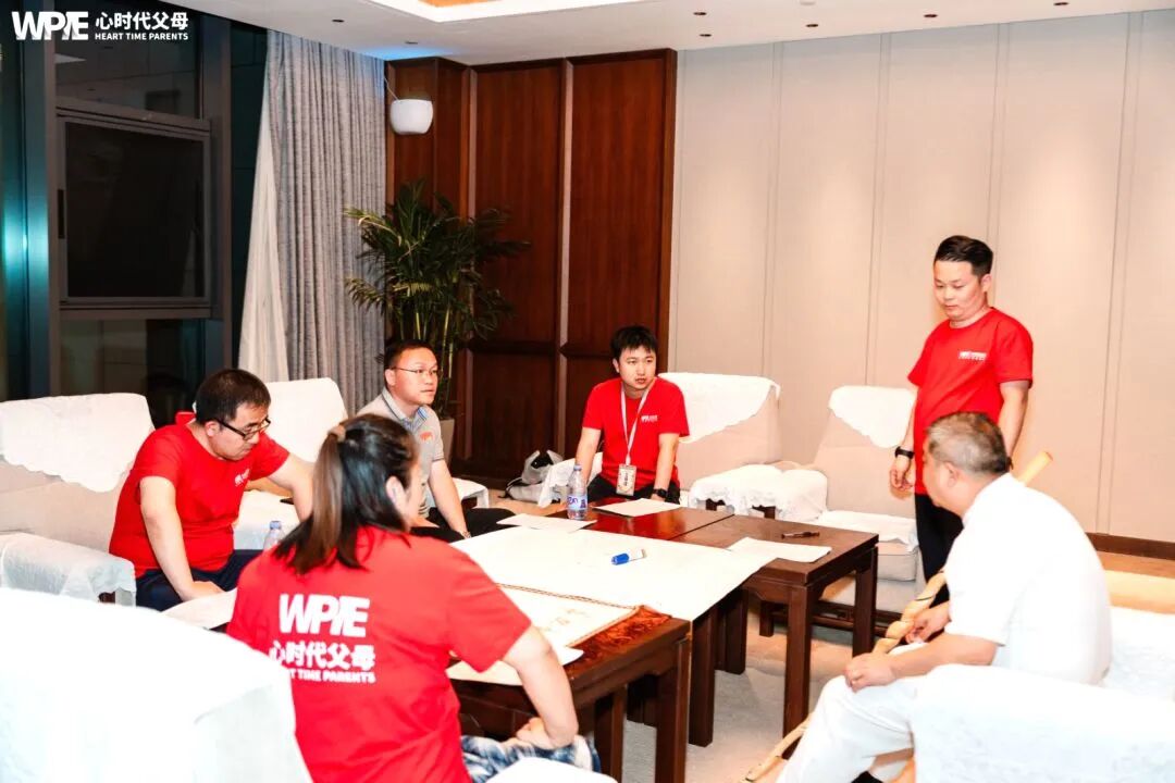 【纪琼院长导师班】“我一发火,儿子就忍不住咬被子.....我该怎么办?”一位母亲在课程现场求助纪琼院长