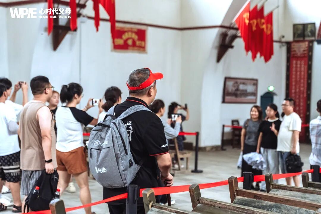 【纪琼院长人生规划导师班】妻子:“为什么不给我买贵的衣服,你是不是觉得我不配!”