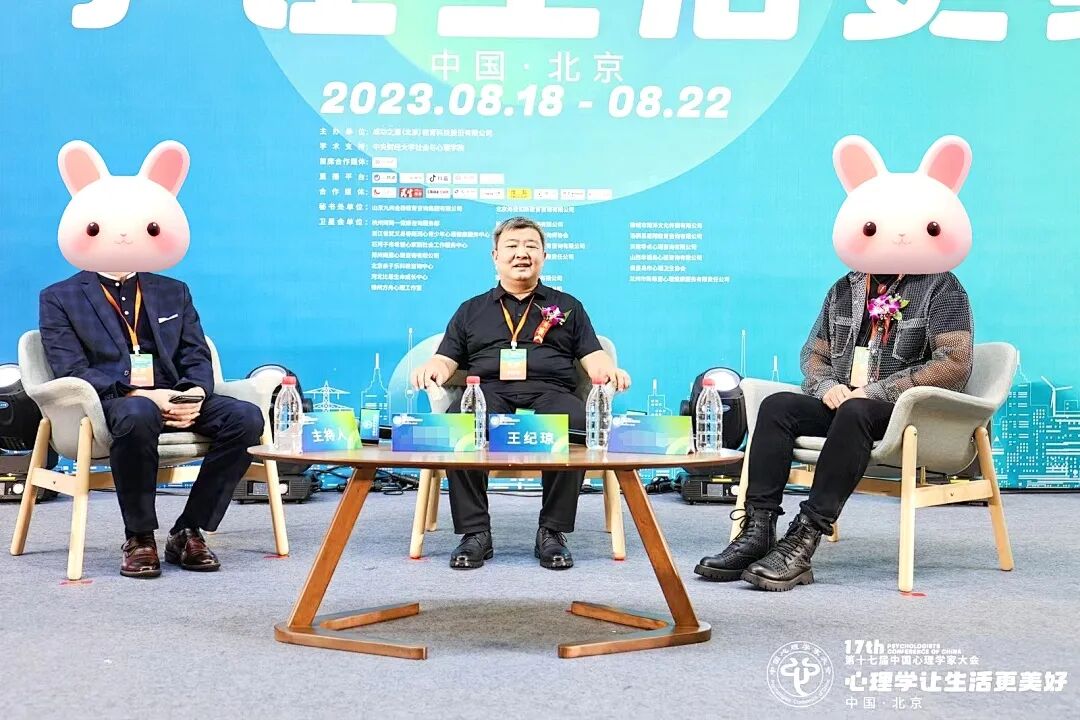 【咱们的故事】高三儿子濒临休学,丈夫熄灭职业心火:一篇文章点燃了家庭的希望!