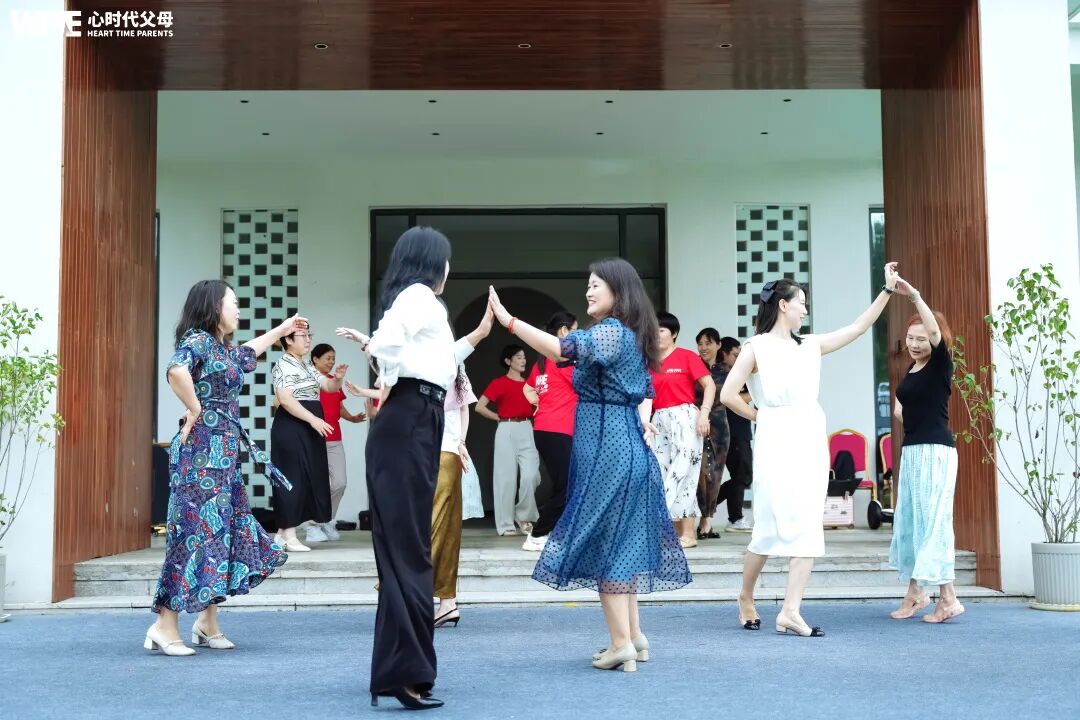 【文聪老师私人定制陪伴赢】“父亲故意当面吐痰让我扫,我哭了!”文聪老师一针见血:“问题全在你身上!”