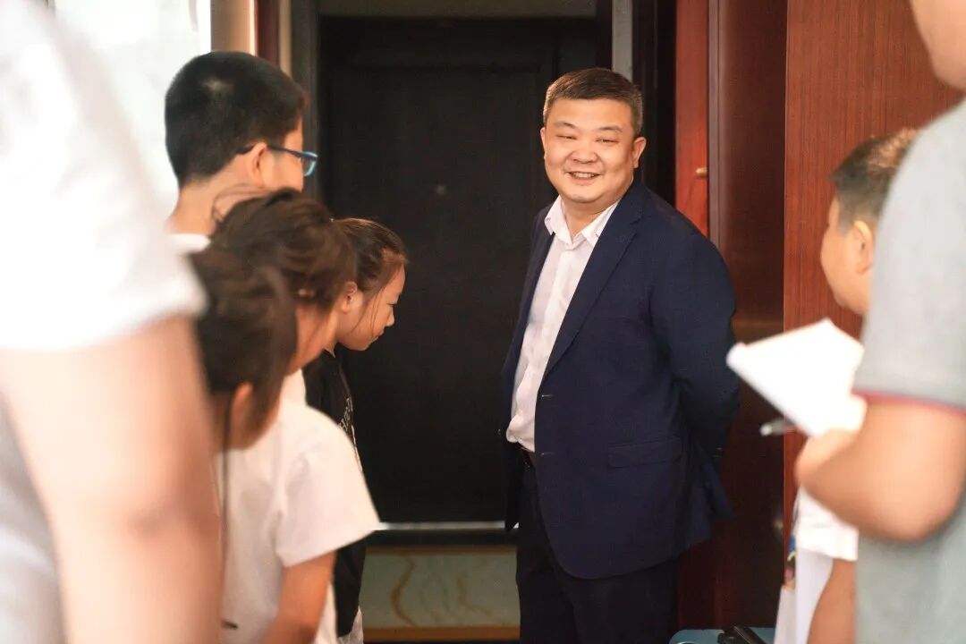 【咱们的故事】高三儿子濒临休学,丈夫熄灭职业心火:一篇文章点燃了家庭的希望!