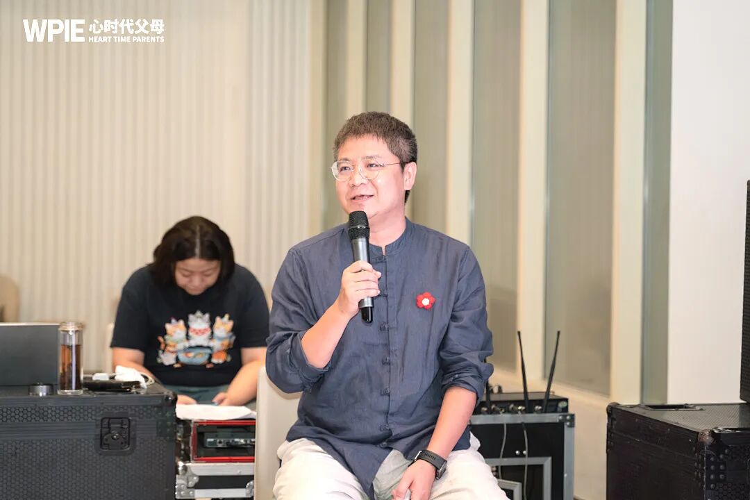 那场麻将局,为何比我的生死更重要?——麻将桌上的父亲,无望的母亲和一个病危的孩子