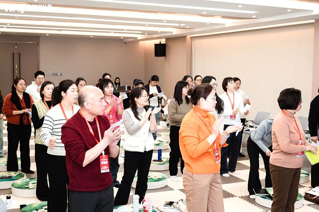 【海勇老师学习军师方案班 · 高级】孩子放过自己,却挑剔他人?这背后是你读不懂的脆弱