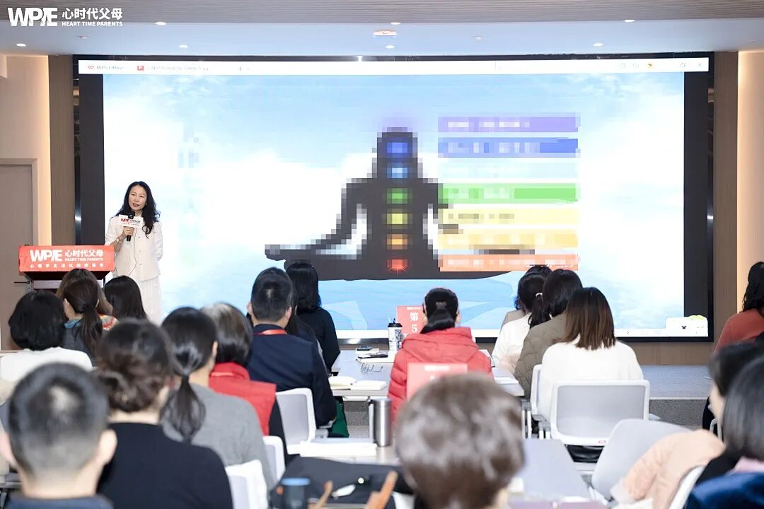 【重返校园之路——王克老师学员采访】当妈妈不再“围着孩子转”,社恐的女儿反而推开了门