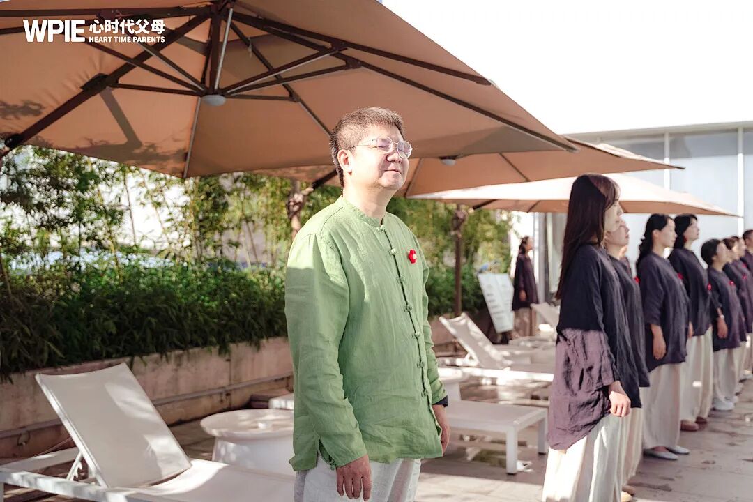 那场麻将局,为何比我的生死更重要?——麻将桌上的父亲,无望的母亲和一个病危的孩子