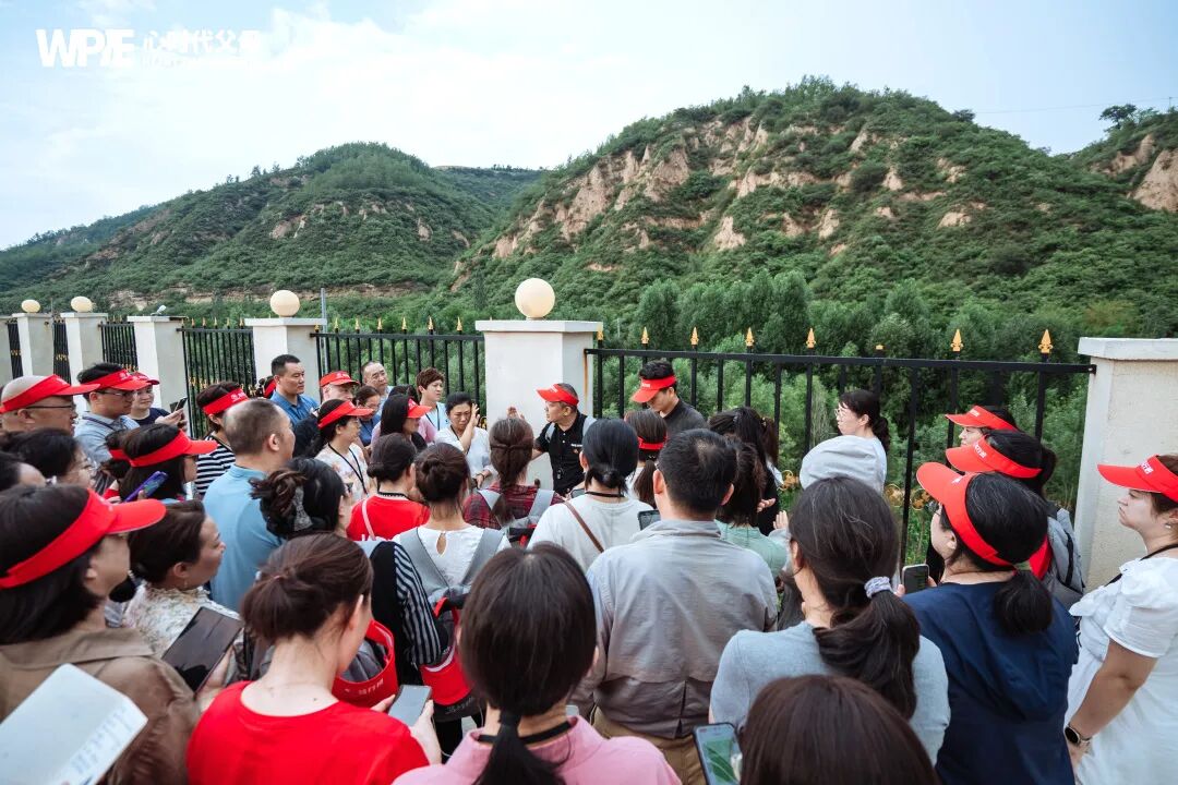 七年级学生翻箱倒柜找试卷——初中的慌乱,是小学欠下的“能力债”