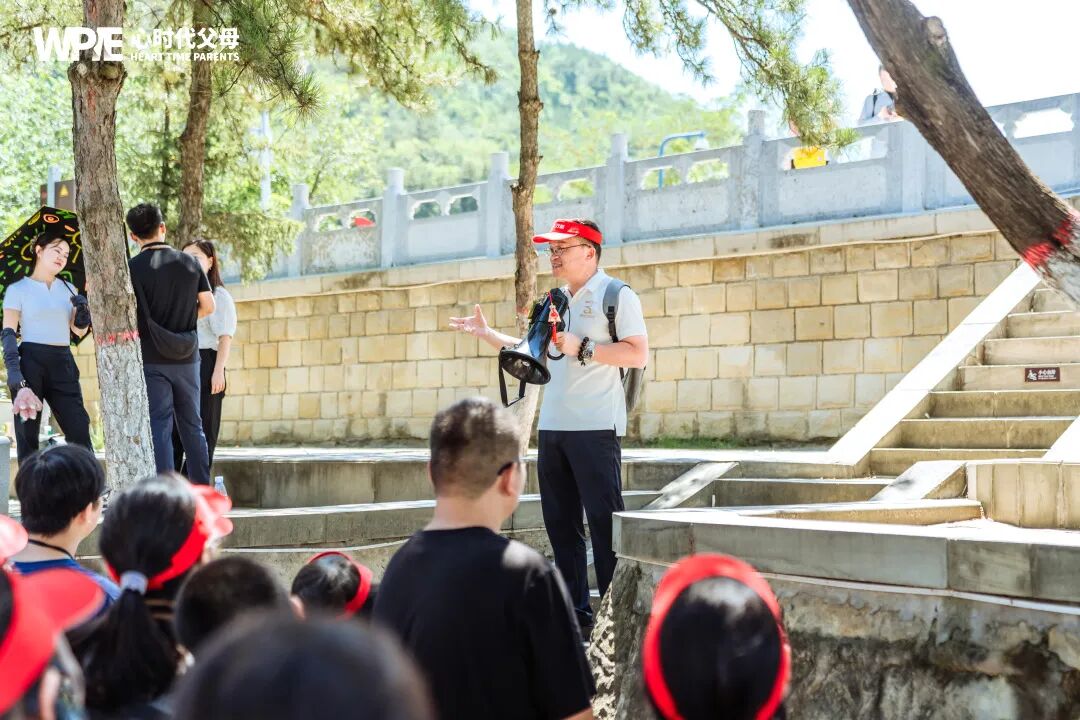 王纪琼院长:“累,但不辛苦,能影响一个孩子,拯救一个家庭,比什么都值得!”