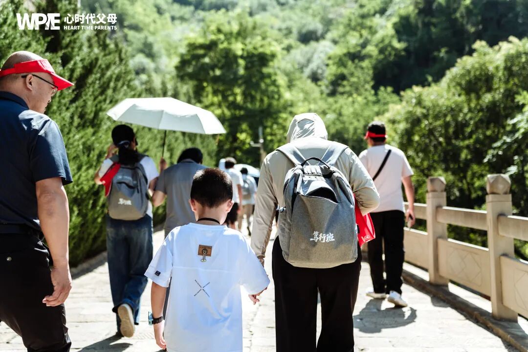 王纪琼院长:“累,但不辛苦,能影响一个孩子,拯救一个家庭,比什么都值得!”