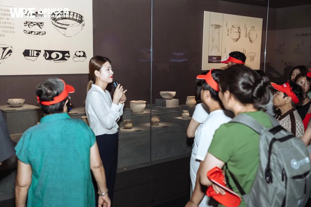 【纪琼院长家庭系统教育方案实操班】“他们砸烂了卧室门,也砸碎了我的上学梦” ——一个休学高中生的独白