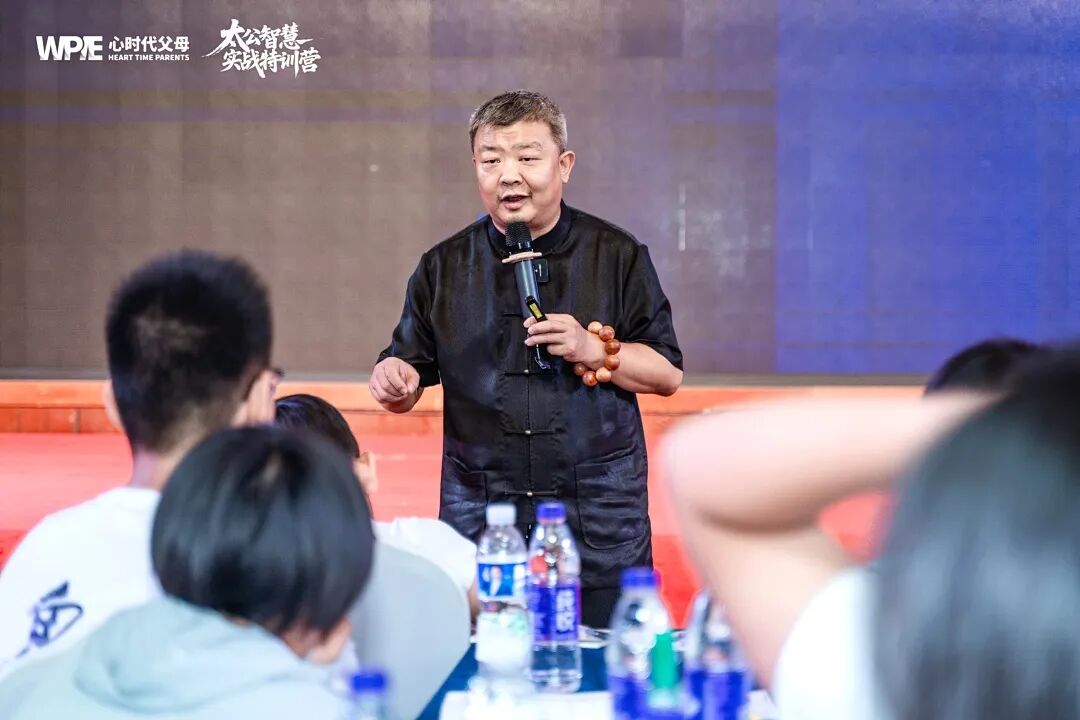 【纪琼院长家庭系统教育实操班】家长:“狗咬你,你也咬狗呀?”孩子:“我打死它!”——看王纪琼院长如何巧妙化解