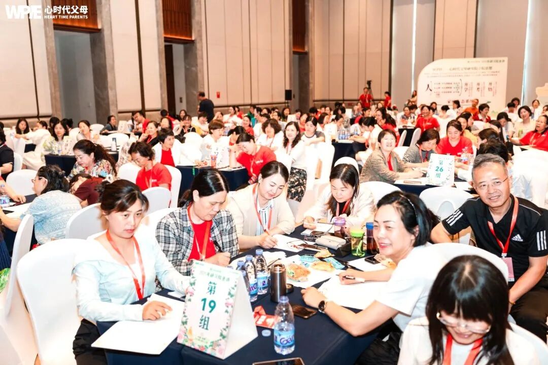 【纪琼院长家庭系统教育方案实操班】电梯里的“屁事”考卷——你选“清白”,还是选“前程”?