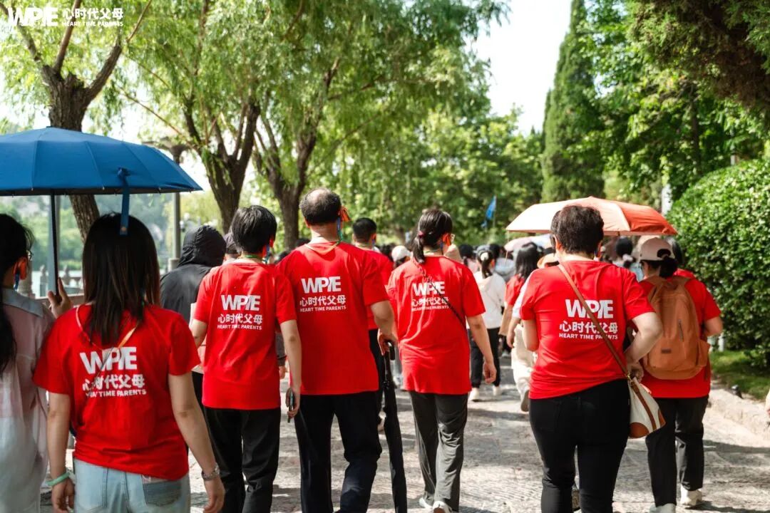 【纪琼院长教育系统方案实操班】一位68岁的老人:“我活这么大,老师、父母都没有教过我,但在心时代,王纪琼院长教会了我……”