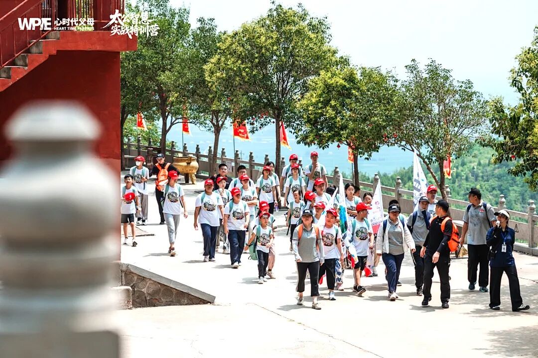 【纪琼院长家庭生态课】重塑家庭场域:从“接话之术”到“空间布局之道”的系统养育密码!