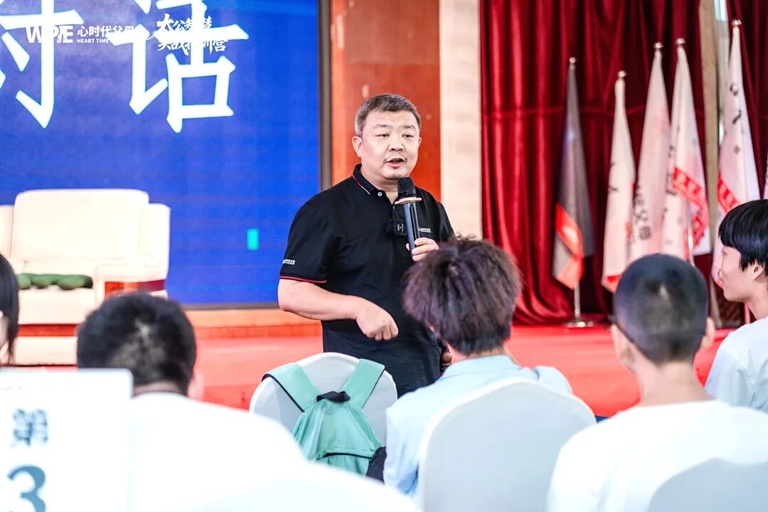 多子女家庭必备“免战牌”——纪琼院长:“不要急着站队,否则就是在亲手制造‘偏心’”