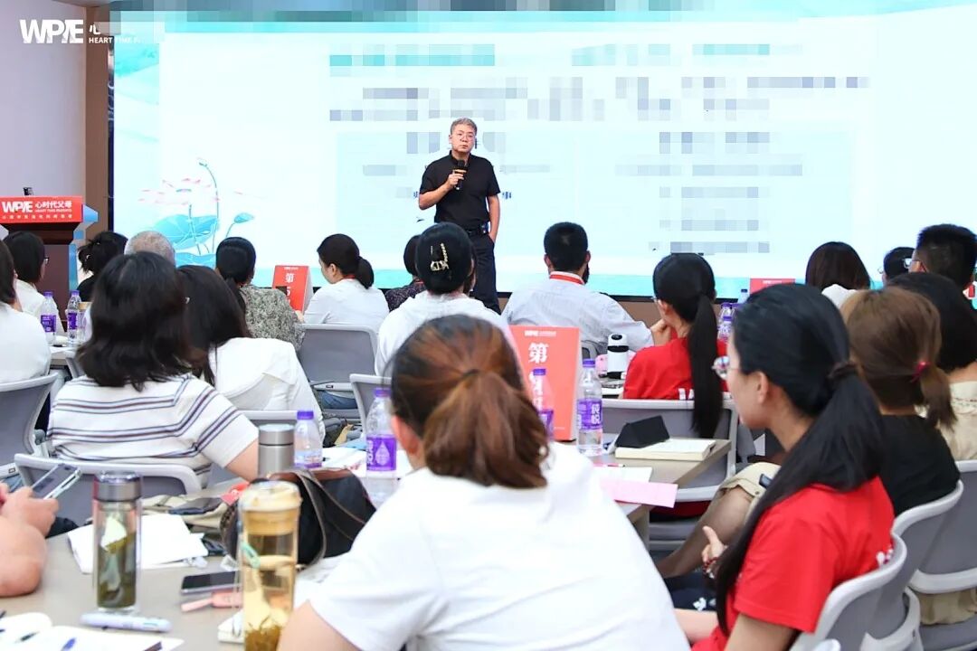 “先把自己照顾好!”佩琳老师的一句话让我明白:“别再用‘贪心’逼走爱你的人!”